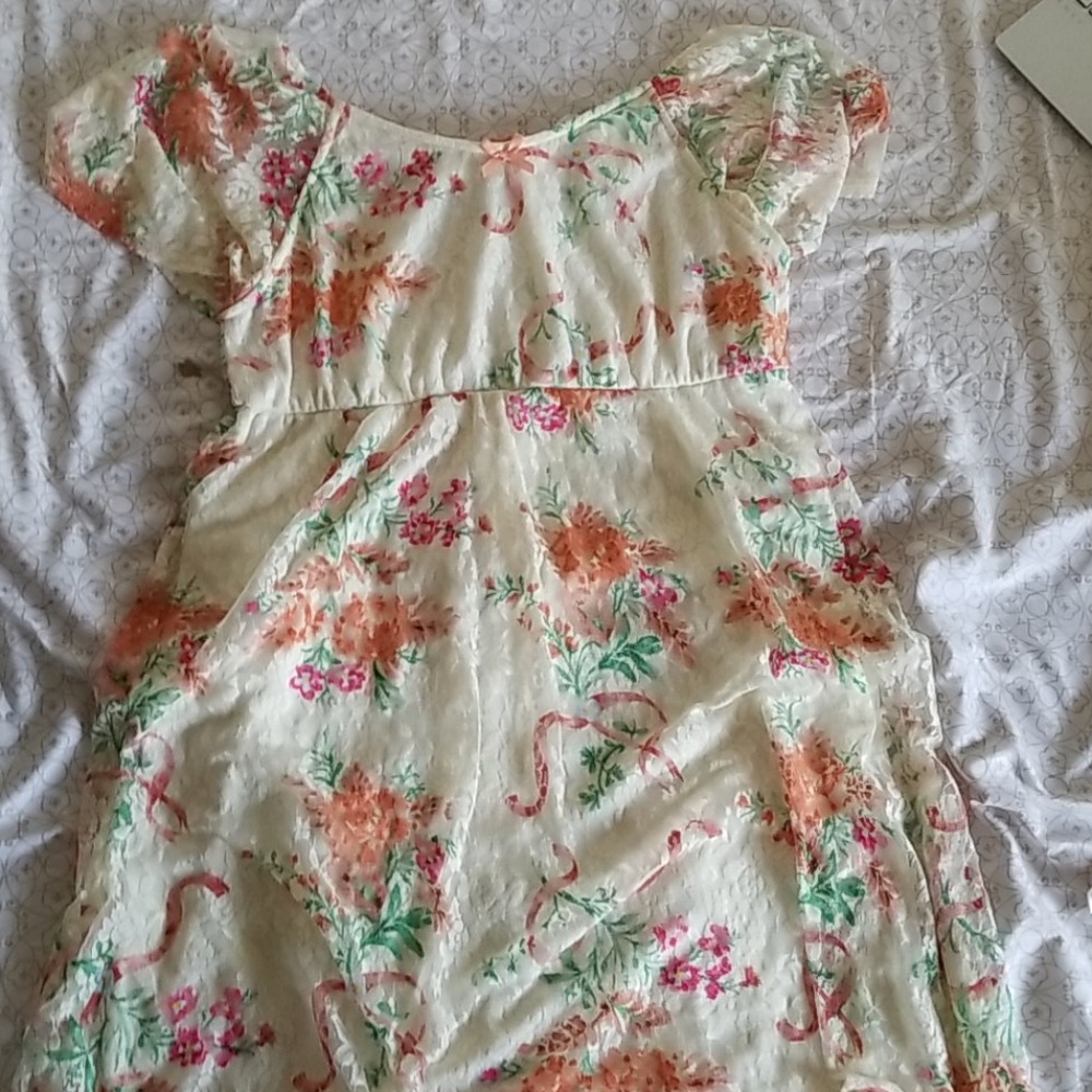 Creme dress w/ flowers